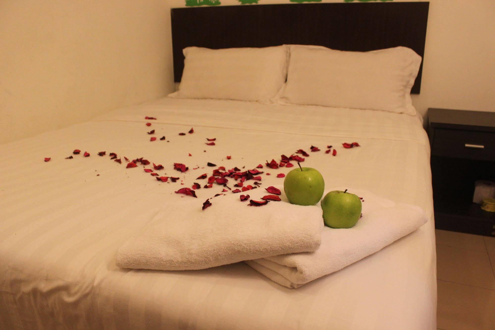 Apple 1 Hotel Budget Gelugor Dış mekan fotoğraf