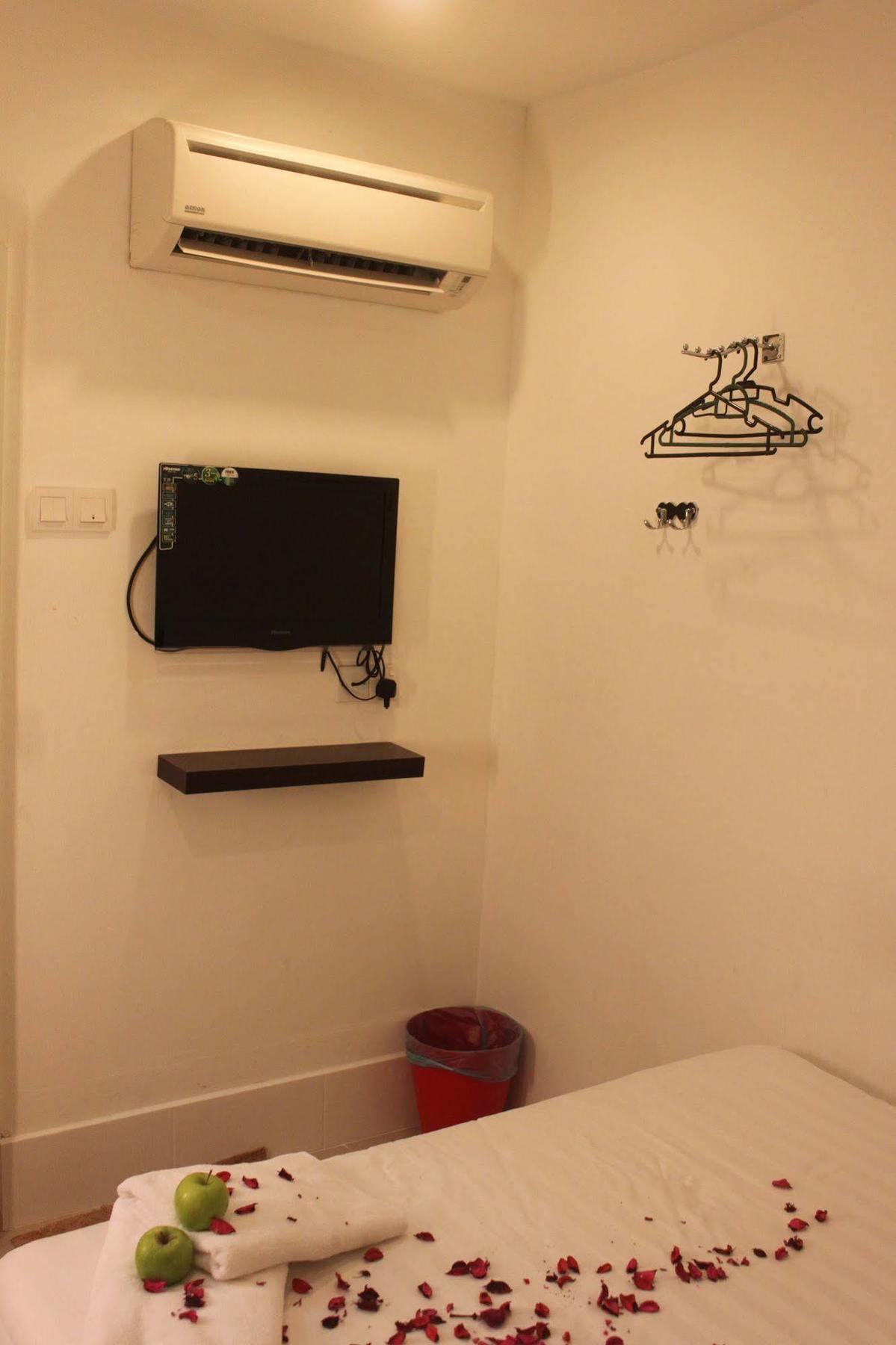 Apple 1 Hotel Budget Gelugor Dış mekan fotoğraf
